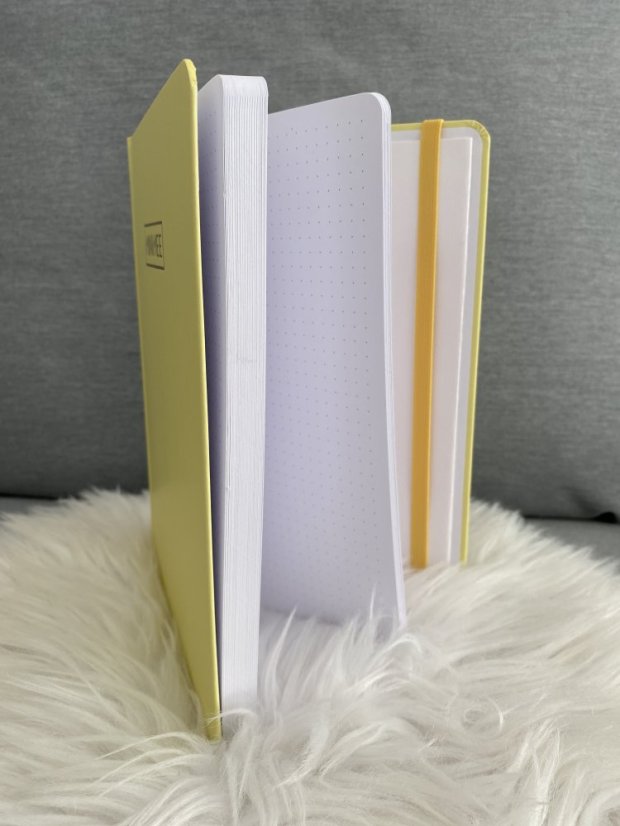 Tečkovaný zápisník MINIMEE 140g - Kanárkově žlutý